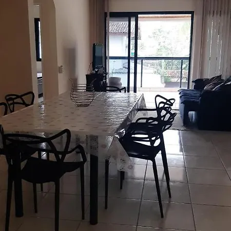 Apartamento Enseada 3 quartos, 8 pessoas-2